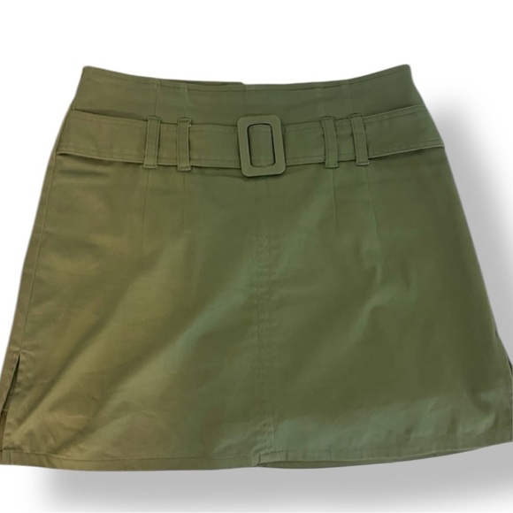 Y2K Buckle Mini Skort Women’s 4 Army Green - Picture 1 of 15